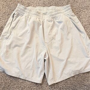 Lululemon pace breaker shorts small